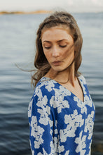 Load image into Gallery viewer, Emma&Malena Malin blus havstulpan