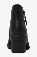 Load image into Gallery viewer, Clarks Scene Zip - kunigunda.se