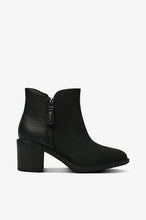 Load image into Gallery viewer, Clarks Scene Zip - kunigunda.se