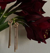 Load image into Gallery viewer, WOS Knut örhänge Silver /Guld
