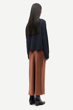 Load image into Gallery viewer, Samsoe Samsoe Nola turtleneck cashmere mörkblå