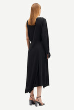 Load image into Gallery viewer, Samsoe Samsoe Saalba dress black