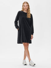 Load image into Gallery viewer, Nanso Veluuri dress