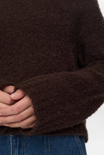 Load image into Gallery viewer, Nümph Nuwilla cropped pullover black coffee