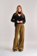 Load image into Gallery viewer, Komodo Alice Velvet Top - Black