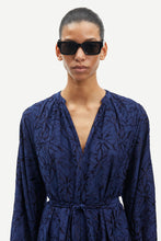 Load image into Gallery viewer, Samsoe Samsoe Savera dress navy