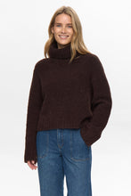 Load image into Gallery viewer, Nümph Nuwilla cropped pullover black coffee
