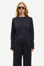 Load image into Gallery viewer, cashmere sweater in dark navy from Samsoe samsoe