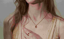 Load image into Gallery viewer, Wos Vivia necklace gold