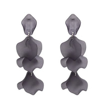 Load image into Gallery viewer, Wos Zena earrings black