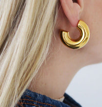 Load image into Gallery viewer, WOS Banana hoop Silver/Gold earrings