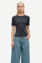 Load image into Gallery viewer, Samsoe Samsoe Sasus t-shirt