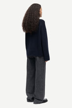 Load image into Gallery viewer, Samsoe Samsoe Sakeiku sweater salute mörkblå
